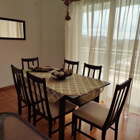 Thea Court Clio & Erato Apartments Palaiontsiflikion Luaran gambar