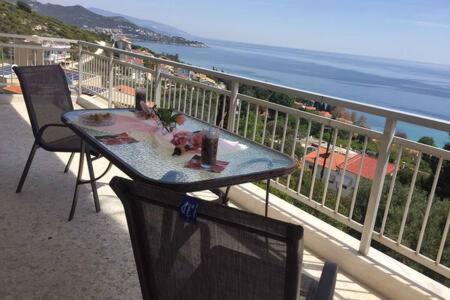 Thea Court Clio & Erato Apartments Palaiontsiflikion Luaran gambar