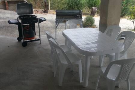 Thea Court Clio & Erato Apartments Palaiontsiflikion Luaran gambar